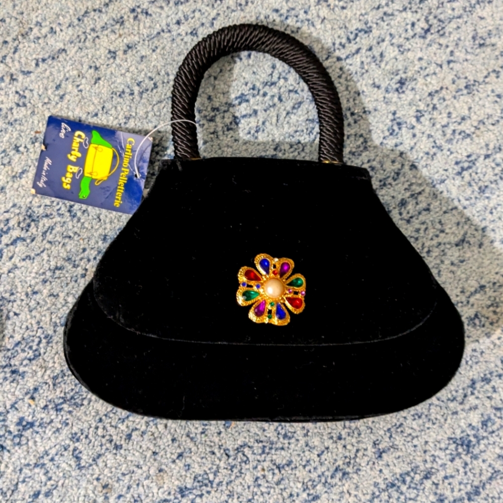 Woman's vintage handbag